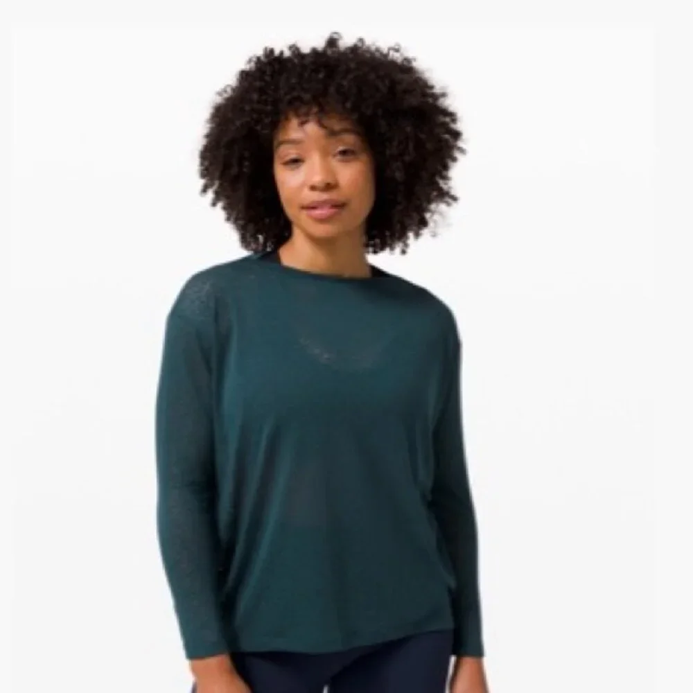 Lululemon Back In Action Long Sleeve Veil Submarine